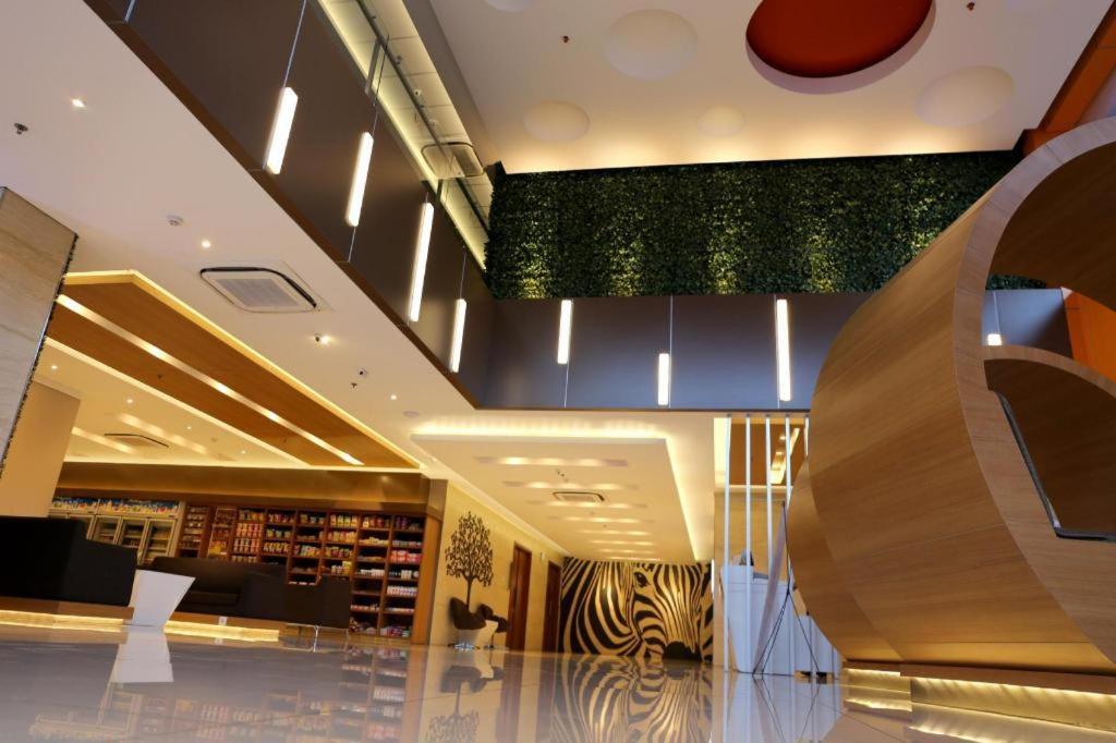 Grand Citihub Hotel @Kajoetangan Malang Eksteriør billede