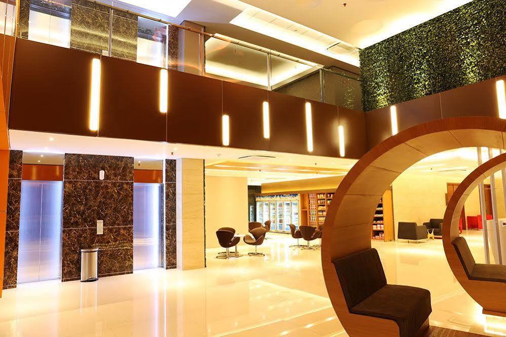 Grand Citihub Hotel @Kajoetangan Malang Eksteriør billede